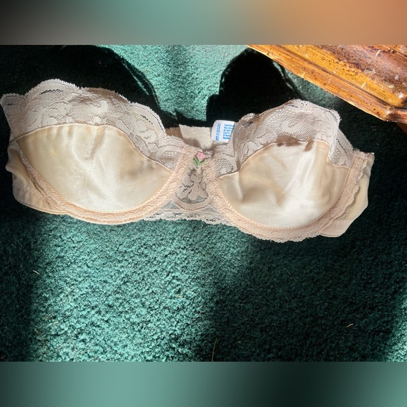 Vintage cream satin Chantilly lace trim Maidenform strapless bra •32B - Picture 6 of 11